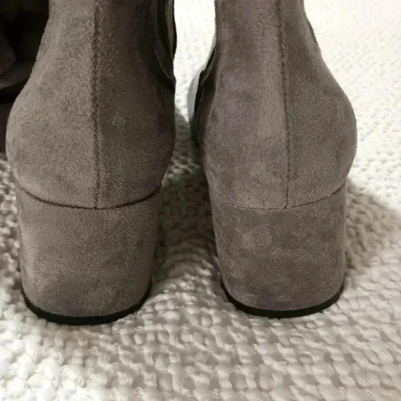 Retro over the knee gray suede block heel boots - Picture 9 of 10